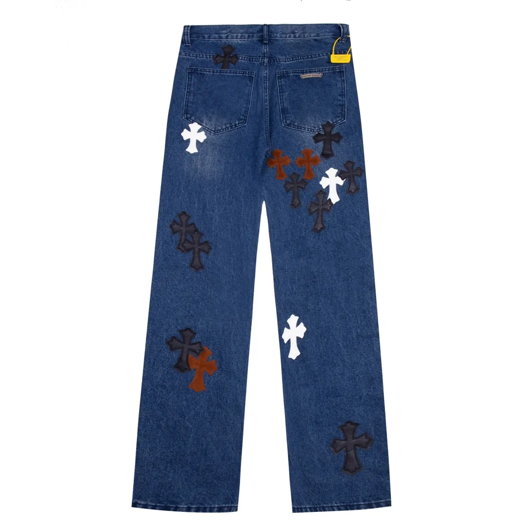 P280 Style number: D341 ChromeHearts Chrome washed blue contrasting leather patch straight pants ceiling-level jeans, a pair is hard to find at the counter‼ ️About Zangyin✅This is an extremely luxurious fashion brand that can also be called the aristocracy of the high street. It has always been an exclusive brand for some hipsters or rich second generations. The color of this model is already very eye-catching by using a unique washed material. It is decorated with pink patch cross flowers, which cleverly highlights the charm of the brand. Secondly, this model adopts a classic high-waist cut design, which highlights the long legs and fashionable temperament of the upper body. The brand is highly recognizable and the slim-fitting configuration is more suitable for daily wear. The personality will be fashionable and the specifications can be seen at a glance. Materials and technology ✅ Needless to say, this point goes without saying. As an excellent craftsman brand, Zangyin's requirements for details and craftsmanship are really perfect. The washed color of this model has gone through a lot of processes, not to mention the embellishment of the denim appliqués. It is also purely handmade and sewn. Just like what they believe in, only handmade things have soul and have the meaning of wearing. A top-notch heavy-duty fashionable denim item, recommended by both hands‼ ️ Size: 28, 30, 32, 34, 36 (S-XXL) Color: black Size reference: Pants length 100 102 104 106 106 Waist 72 76 80 84 88 Recommended weight S (about 110 pounds) M (about 140 pounds) L (about 140 pounds) XL (about 165) XXL (about 185)